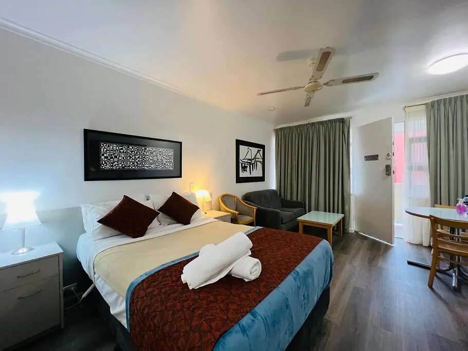 1Ensuite Glenelg Unit