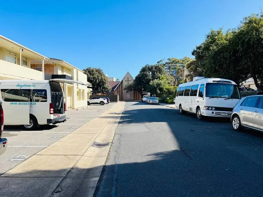 1Ensuite Glenelg Unit