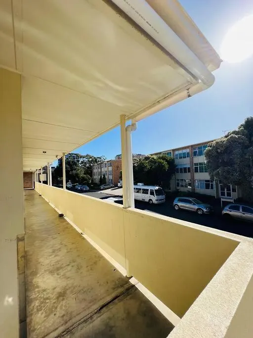 1Ensuite Glenelg Unit